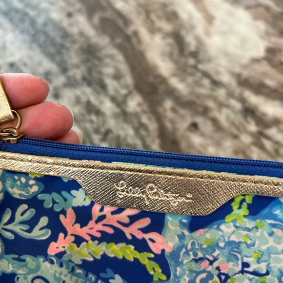 Lilly Pulitzer Blue and Pink Coral Key & Card Holder, has wear - Picture 5 of 6